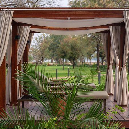 Radisson Blu Mosi-Oa-Tunya Livingstone Resort المظهر الخارجي الصورة
