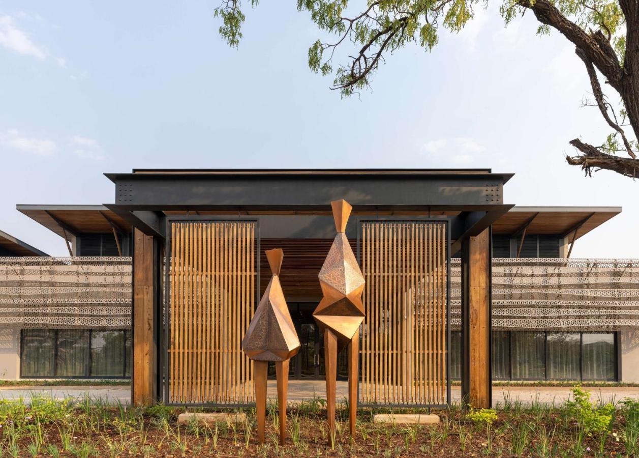 Radisson Blu Mosi-Oa-Tunya Livingstone Resort المظهر الخارجي الصورة