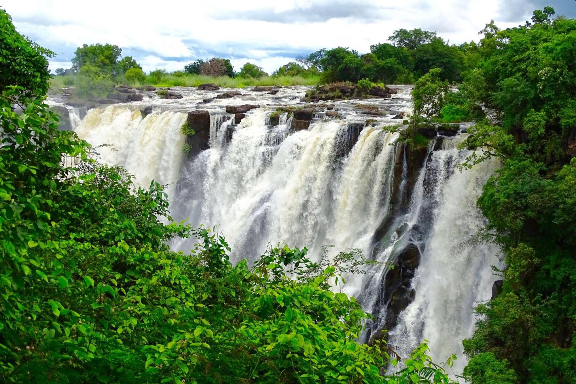 Radisson Blu Mosi-Oa-Tunya Livingstone Resort المظهر الخارجي الصورة