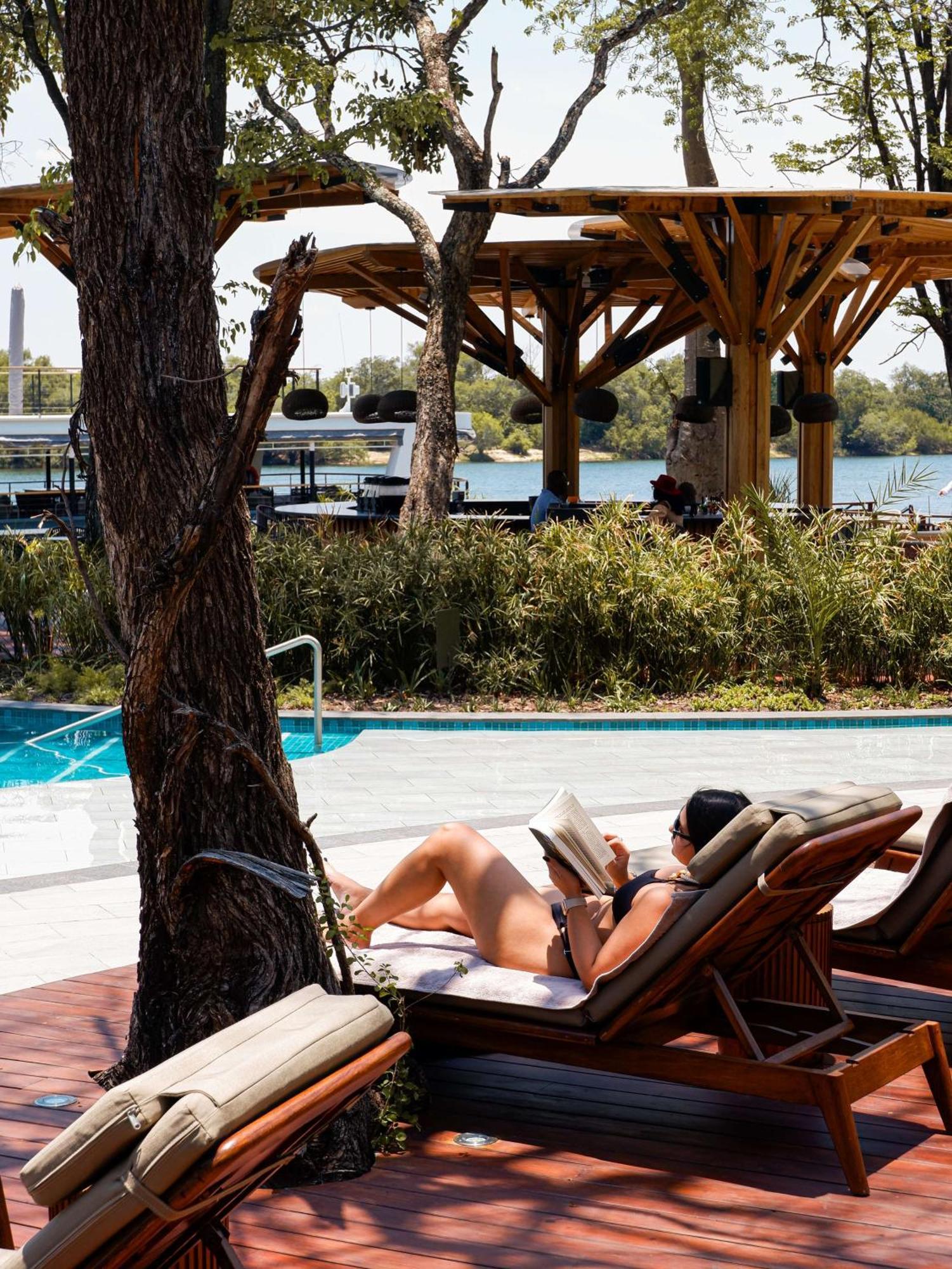 Radisson Blu Mosi-Oa-Tunya Livingstone Resort المظهر الخارجي الصورة
